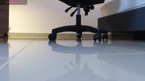 ALMA FENIX  online show from 10.15.25