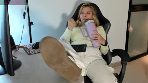 ALMA FENIX  online show from 03.07.26