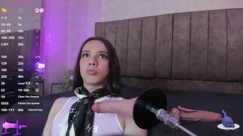 Snapshot of almazz_ chatting on 09.19.25 Santy online show from 09.19.25