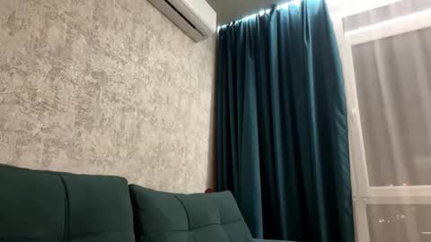 Snapshot of almetazorc chatting on 09.10.25 Arina online show from 09.10.25