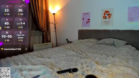 Snapshot of almmilk chatting on 09.30.25 Lina online show from 09.30.25