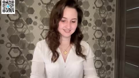 Snapshot of almostinnocent_ chatting on 09.09.25 Anna online show from 09.09.25