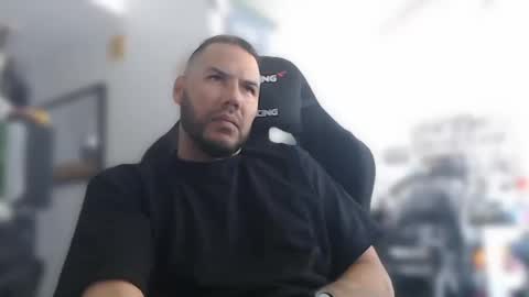 Snapshot of aloha_king chatting on 10.12.25 simplyfaded online show from 10.12.25