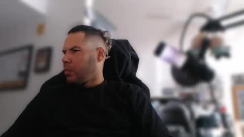 Snapshot of aloha_king chatting on 11.10.25 simplyfaded online show from 11.10.25