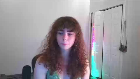 Snapshot of aloneclover4 chatting on 09.25.25 Clover and V3M0 online show from 09.25.25