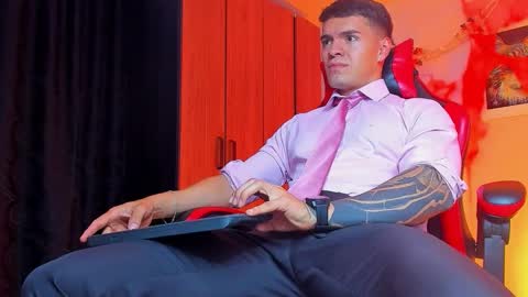 alpha_dominus_ online show from 10.17.25