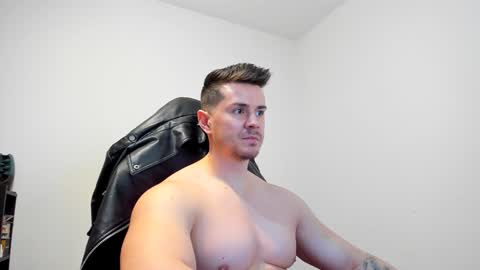 Snapshot of alphagodleatherking92 chatting on 01.12.25 LeatherMaster online show from 01.12.25