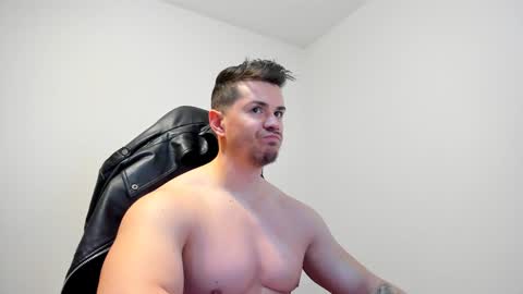 Snapshot of alphagodleatherking92 chatting on 01.15.25 LeatherMaster online show from 01.15.25