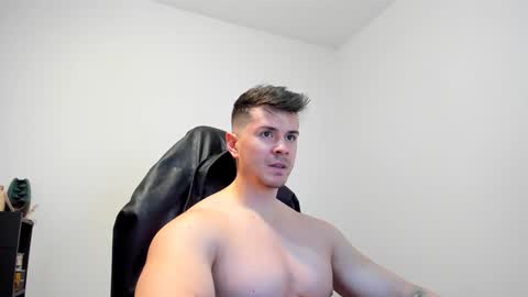 Snapshot of alphagodleatherking92 chatting on 01.24.25 LeatherMaster online show from 01.24.25