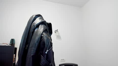 Snapshot of alphagodleatherking92 chatting on 02.21.25 LeatherMaster online show from 02.21.25