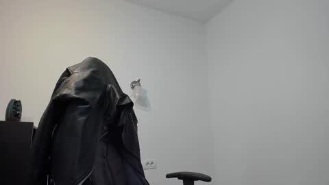 Snapshot of alphagodleatherking92 chatting on 10.09.25 LeatherMaster online show from 10.09.25