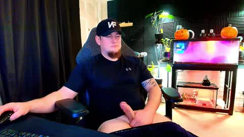 Snapshot of alphanuts101 chatting on 10.31.25 Ryno online show from 10.31.25