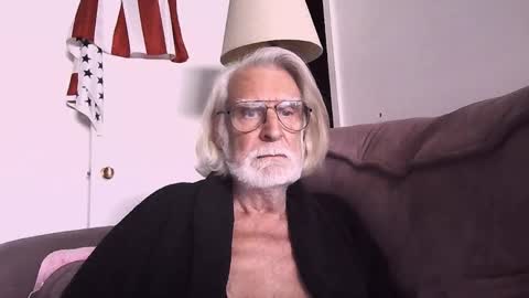 AlphaUniform online show from 11.22.25