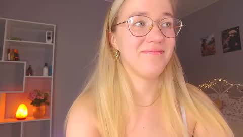 Amelia NEXT STREAM  online show from 02.25.25