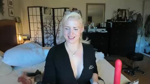 Snapshot of alwaysaffirming chatting on 09.29.25 AlwaysAffirming online show from 09.29.25