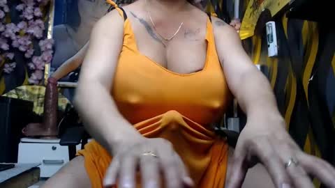 SARAHEYHEYHUGECOCK online show from 12.21.24
