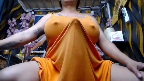 SARAHEYHEYHUGECOCK online show from 12.22.24
