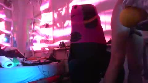 HoneyMelonGuy online show from 12.16.25