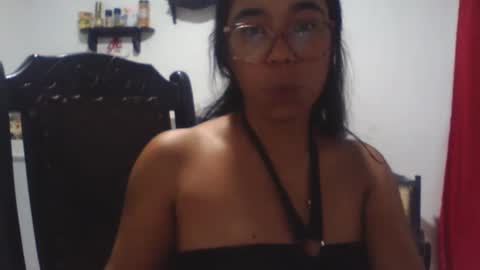 Snapshot of aly826805 chatting on 09.22.25 analia online show from 09.22.25