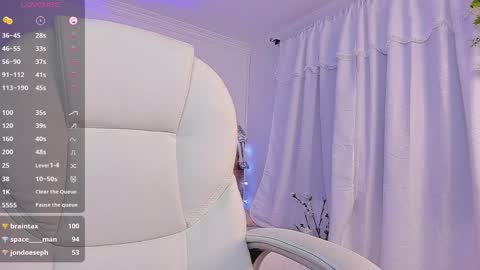 Snapshot of aly_moon chatting on 12.27.24 Im Aly3 online show from 12.27.24