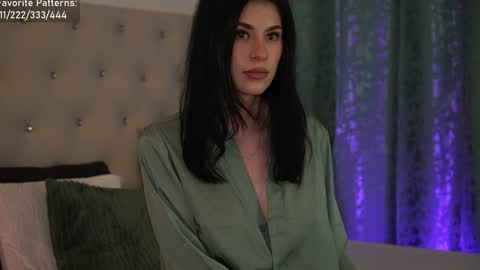 Snapshot of alyonaqueen_ chatting on 01.03.25 Alyona online show from 01.03.25