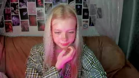 Alysa   7GMT  online show from 06.17.26
