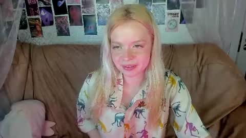 Alysa   7GMT  online show from 06.27.26