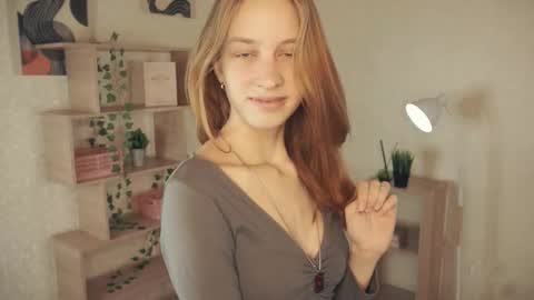 Snapshot of alyshaanzaldua chatting on 10.16.25 Harper online show from 10.16.25