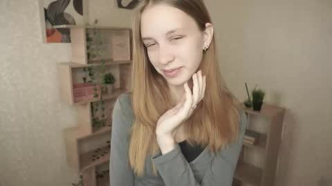 Snapshot of alyshaanzaldua chatting on 10.21.25 Harper online show from 10.21.25