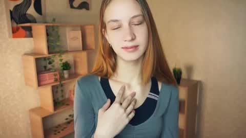 Snapshot of alyshaanzaldua chatting on 10.22.25 Harper online show from 10.22.25