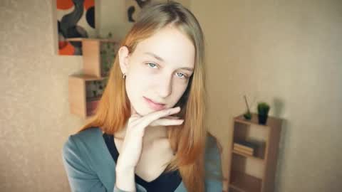 Snapshot of alyshaanzaldua chatting on 10.23.25 Harper online show from 10.23.25