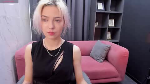 Snapshot of alysiasun chatting on 10.03.25 Alysia online show from 10.03.25