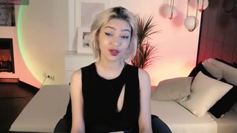 Snapshot of alysiasun chatting on 10.14.25 Alysia online show from 10.14.25