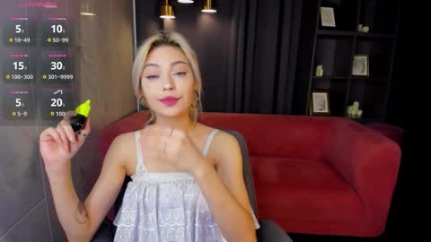 Snapshot of alysiasun chatting on 10.30.25 Alysia online show from 10.30.25