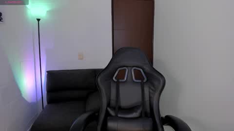 Snapshot of alysonn_conner chatting on 10.28.25 Alyson online show from 10.28.25