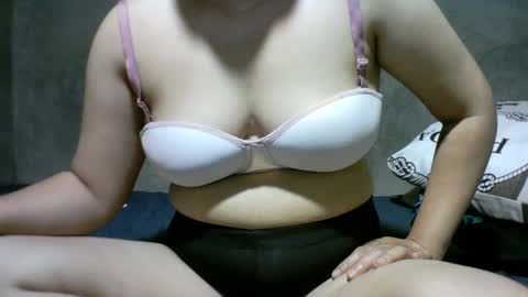 Snapshot of alyssa_hope chatting on 02.04.25 alyssa_hope online show from 02.04.25