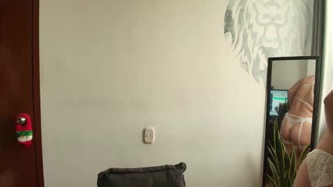 Snapshot of alyssia_wolds_1 chatting on 11.10.25 alyssia wolds online show from 11.10.25