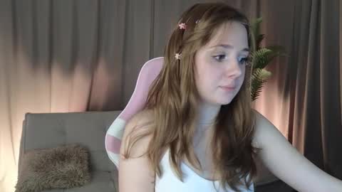 Snapshot of alyxkinski chatting on 03.17.26 Alyx online show from 03.17.26