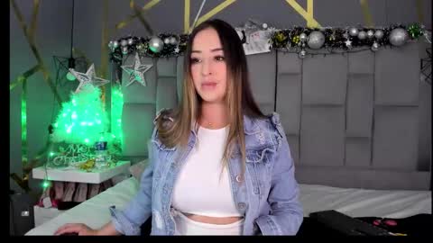 Alyze make feel hot as hell online show from 12.20.25