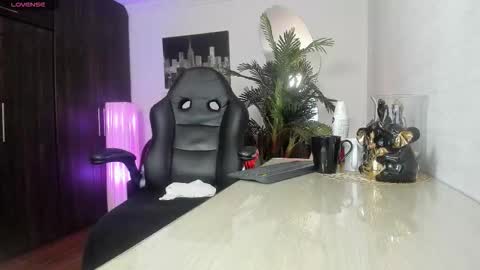 Snapshot of amaia_bushida chatting on 02.03.26 anny online show from 02.03.26