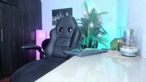 Snapshot of amaia_bushida chatting on 02.26.26 anny online show from 02.26.26