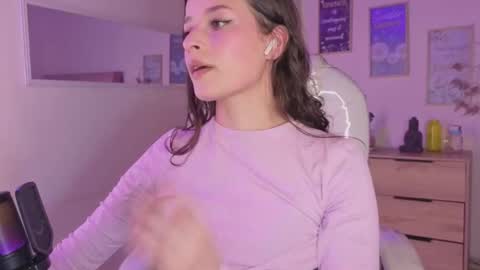 Snapshot of amaia_daniells chatting on 10.29.25 B I A N C A online show from 10.29.25