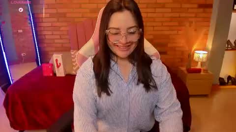 Snapshot of amaia_monet chatting on 06.14.26 Hi Im AmaiaHelp me reach 100 likes online show from 06.14.26