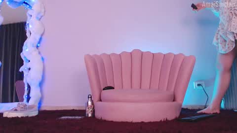 Amai  Sinclair  online show from 10.18.25