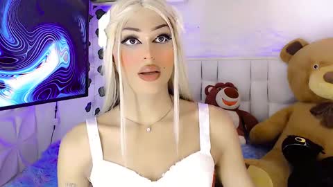 amal_baddel_ online show from 02.28.25