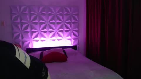 Amalett online show from 12.15.25