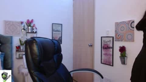 Snapshot of amalia_brunette chatting on 01.07.25 AMALIA online show from 01.07.25