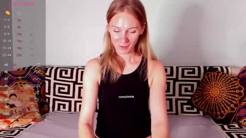 Snapshot of amalia_mio chatting on 10.11.25 Amalia online show from 10.11.25
