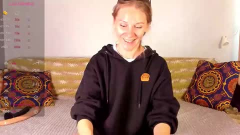 Snapshot of amalia_mio chatting on 10.19.25 Amalia online show from 10.19.25