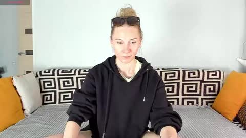 Snapshot of amalia_mio chatting on 04.29.26 Amalia online show from 04.29.26